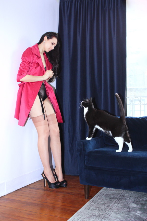 masha-bw-cat-black-mesh-lingerie-vintage-stockings-pink-trench-1-web
